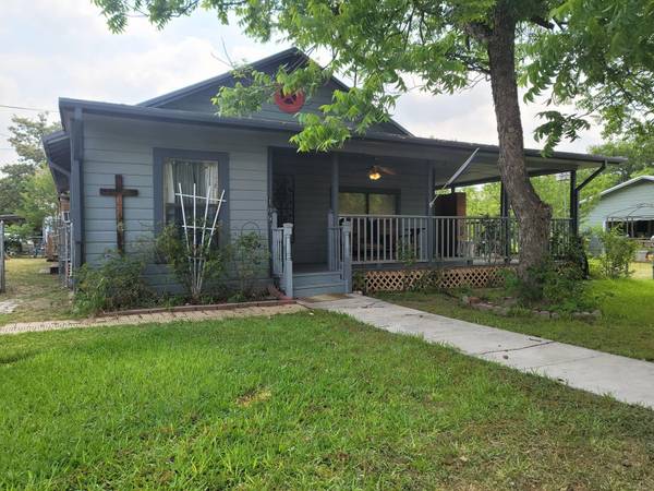 109 N 2nd Street, Meridian, TX 76665