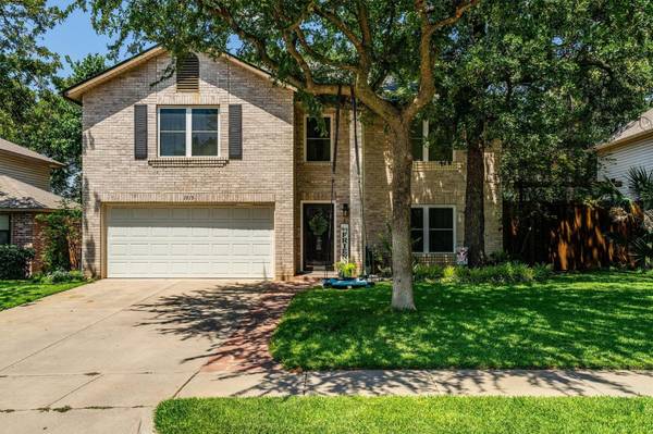 1913 Yellowstone Lane, Corinth, TX 76210