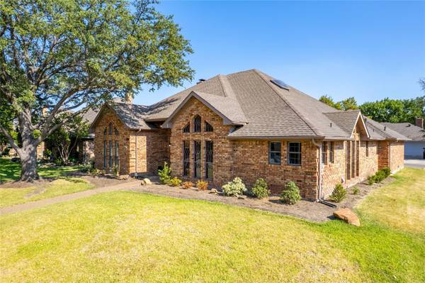 2300 Heatherwoods Way, Carrollton, TX 75007