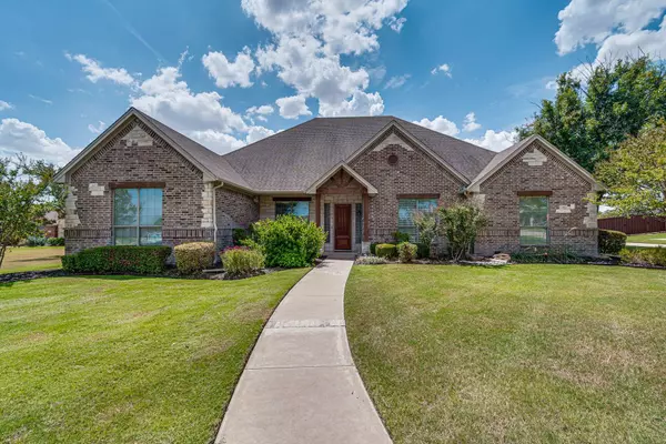 8250 Glenwick Drive, Waxahachie, TX 75167