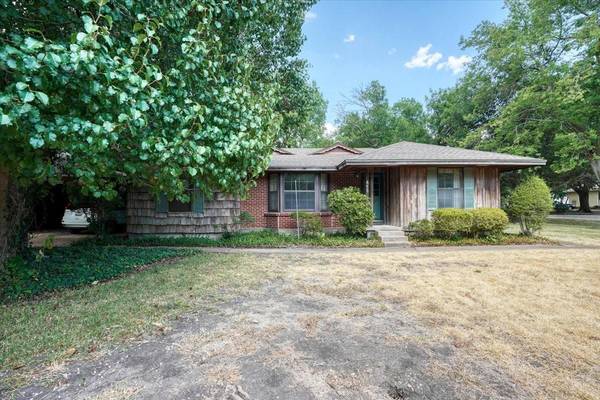 465 S Preston Avenue, Van Alstyne, TX 75076