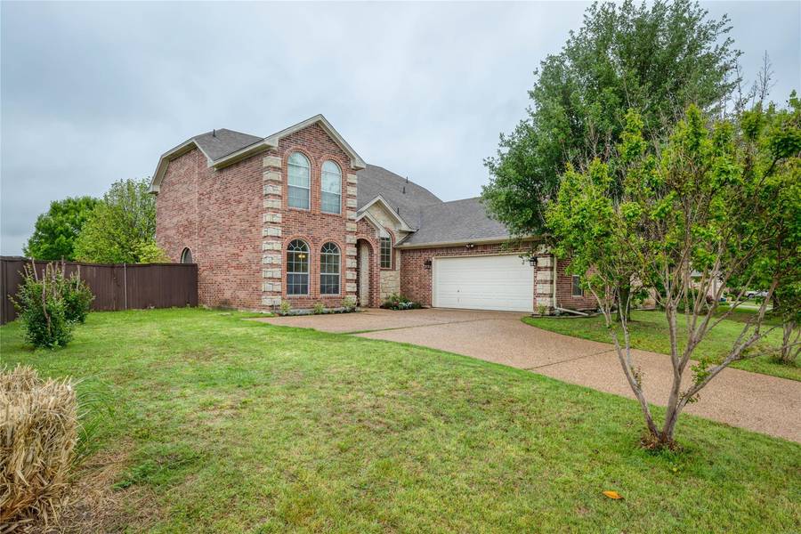 5521 La Bandera Trail, Benbrook, TX 76126