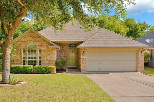 5209 Estrella Lane, Benbrook, TX 76126