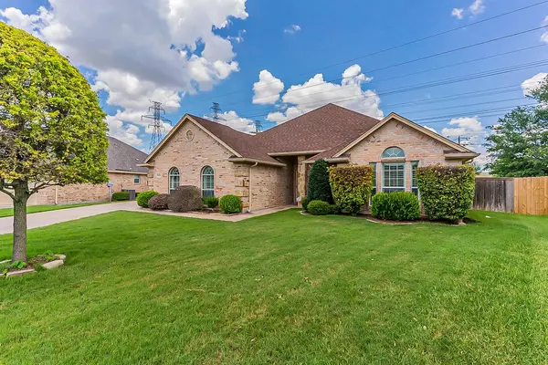 Benbrook, TX 76126,8468 Arroyo Lane