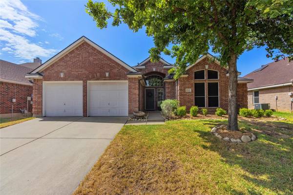 5344 Ridge View Drive, Watauga, TX 76137