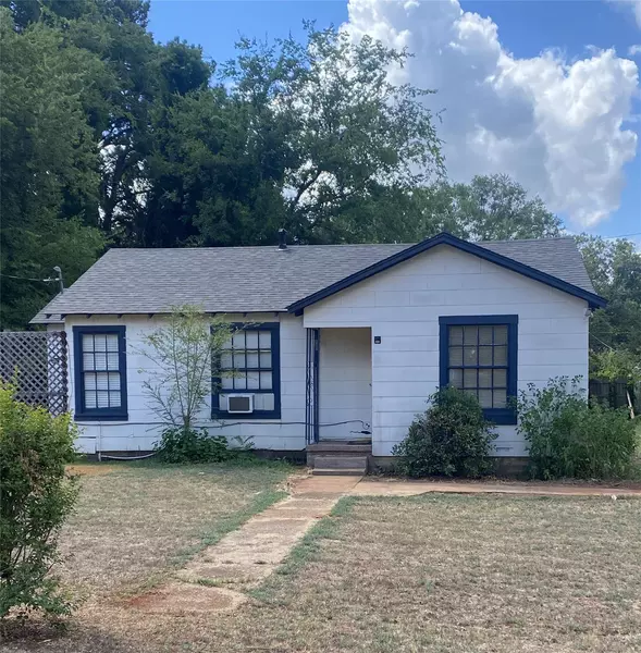 1205 Webb Street, Daingerfield, TX 75638