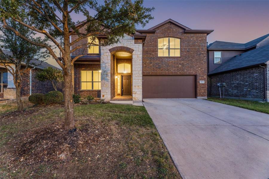 15616 Carlton Oaks Drive, Fort Worth, TX 76177