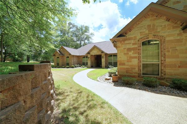 255 lake Estate Trail, Longview, TX 75605