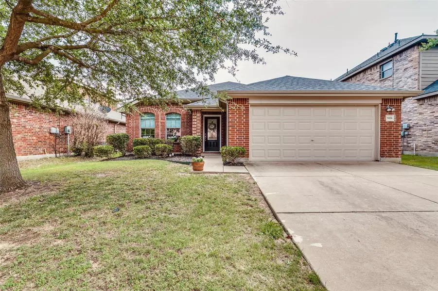 9006 Post Oak Drive, Arlington, TX 76002