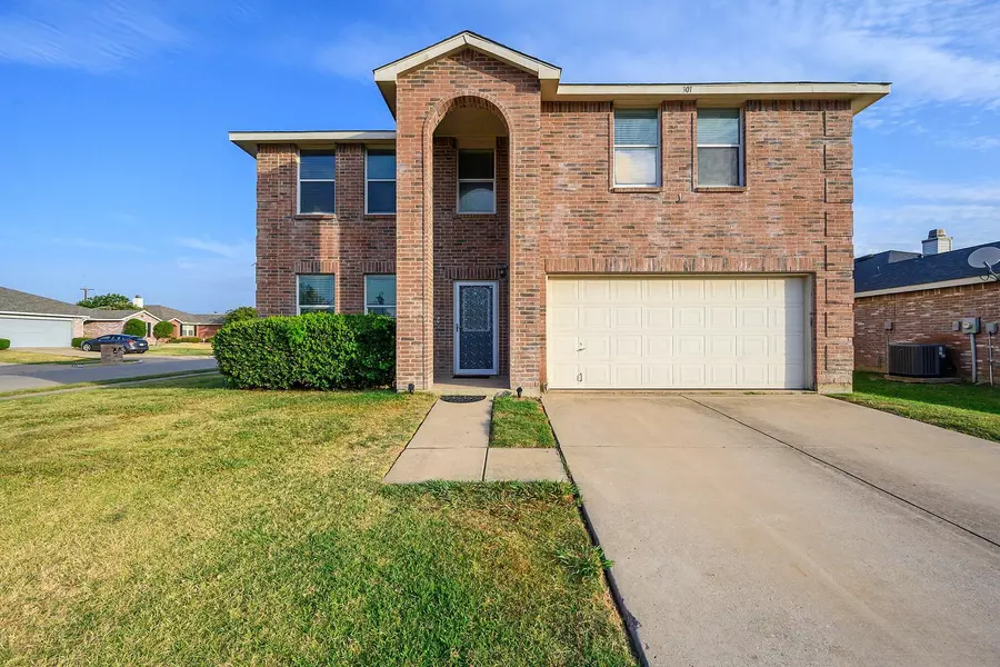 301 Daisy Lane, Burleson, TX 76028