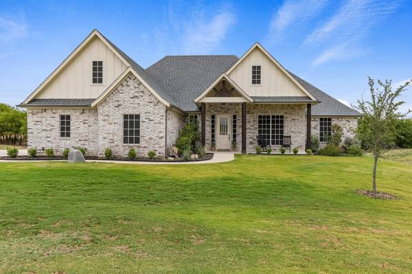 152 N Ridge Court, Weatherford, TX 76088