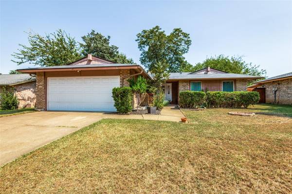 2709 Barrington Place, Arlington, TX 76014