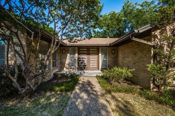 Dallas, TX 75240,6522 Ridgeview Circle