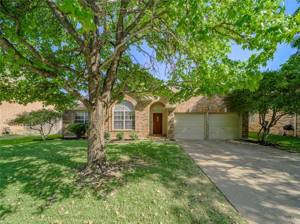 1808 Altacrest Drive, Grapevine, TX 76051