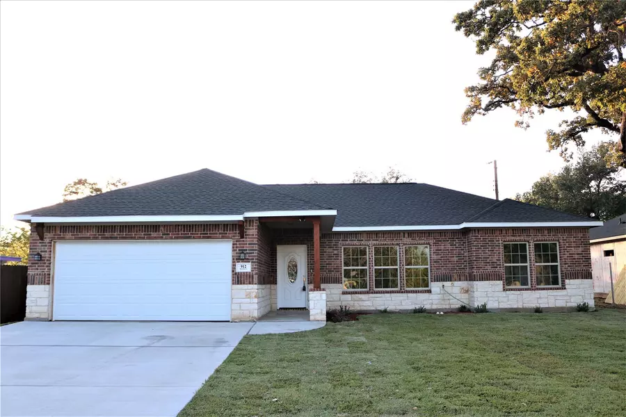 912 Marcellus Court, Arlington, TX 76011