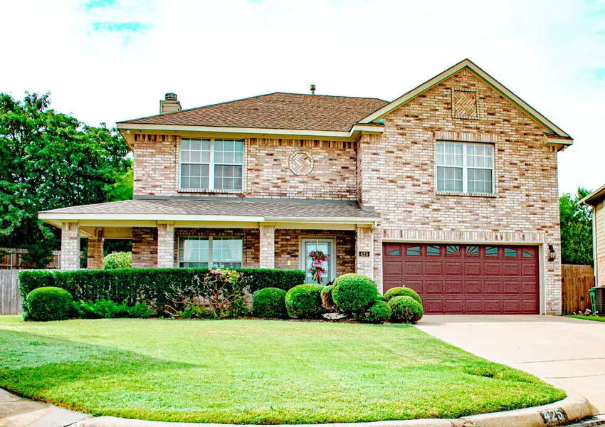 425 Sunset Oaks Drive, Fort Worth, TX 76112