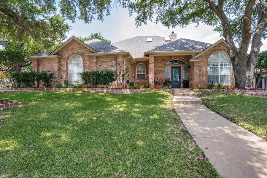 7913 Bridlewood Drive, North Richland Hills, TX 76182