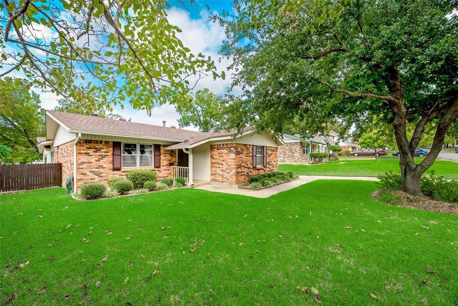 1113 Paula Drive, Arlington, TX 76012