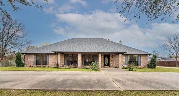 6285 County Road 1410, Bogata, TX 75417