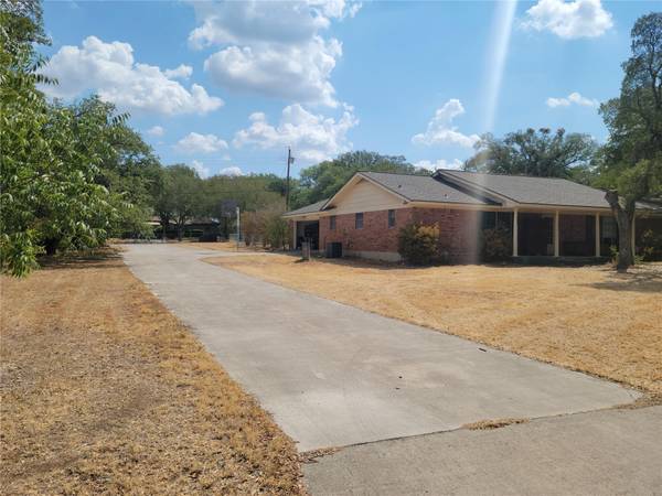 3406 3rd Street, Brownwood, TX 76801