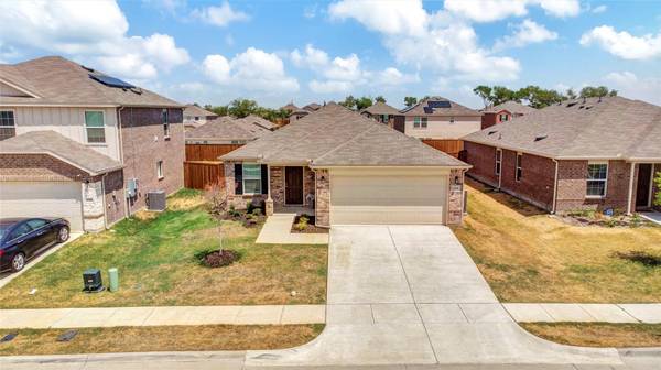 1229 Vernon Drive, Aubrey, TX 76227