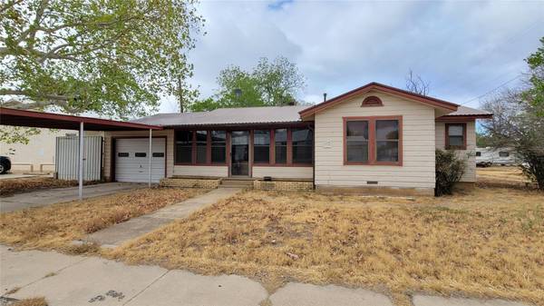 216 E 4th Street, Baird, TX 79504