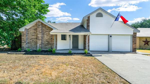 309 Kalmia Drive, Arlington, TX 76018