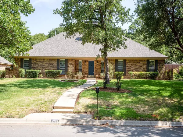 2225 Stonegate Drive, Denton, TX 76205