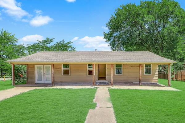 406 W Fowler Street, Savoy, TX 75479