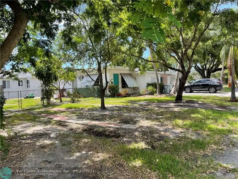 1901 NE 2nd St, Pompano Beach, FL 33060