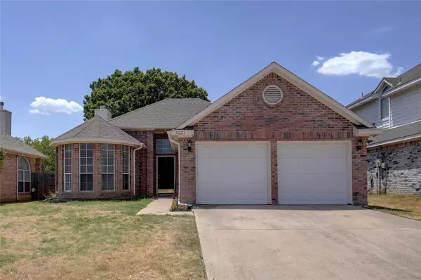 Fort Worth, TX 76137,7621 Honeybee Lane