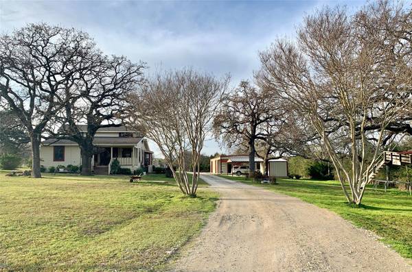 4345 County Road 423,  Grandview,  TX 76050