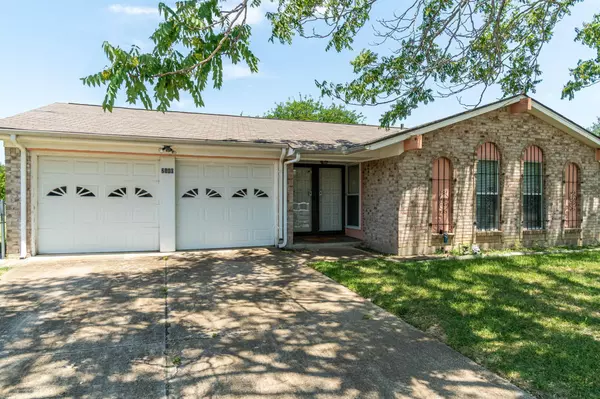 2110 Edna Smith Drive, Garland, TX 75040