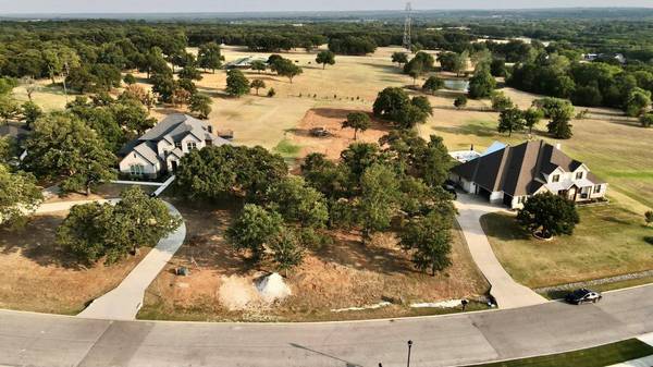 4020 Highland Oaks Lane, Cleburne, TX 76031