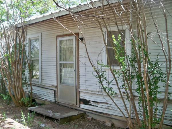 916 S FRIO Street, Coleman, TX 76834