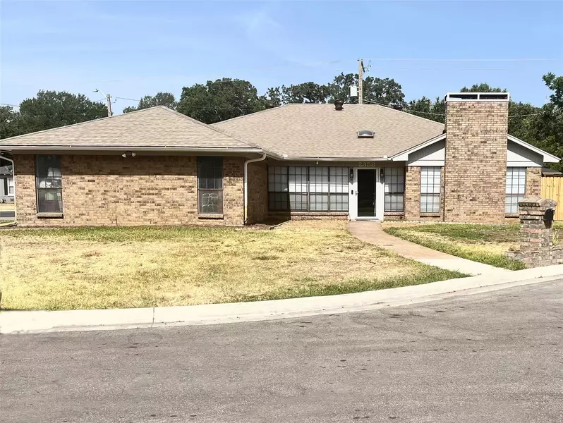 2358 Jenson Court, Fort Worth, TX 76112