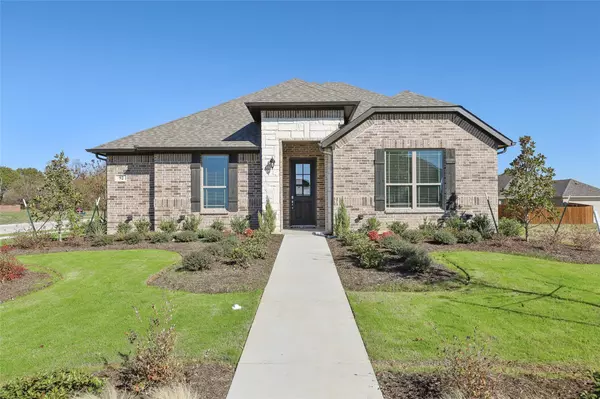 92 River Oaks Boulevard, Waxahachie, TX 75165