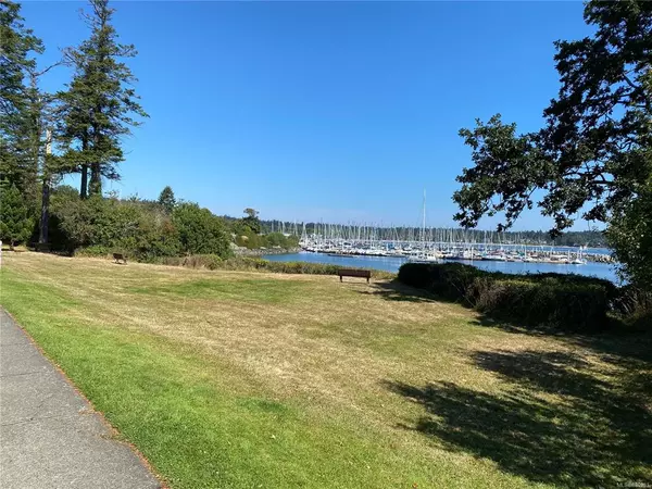 Oak Bay, BC V8R 6L8,3260 Beach Dr