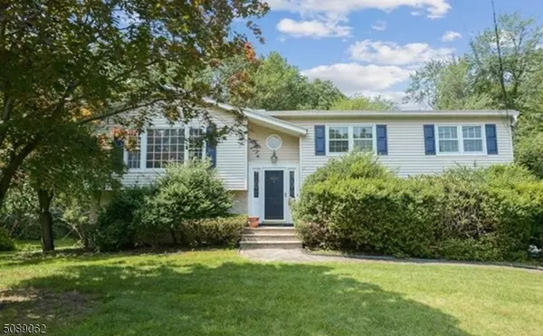 21 Scott St, Waldwick Boro, NJ 07463