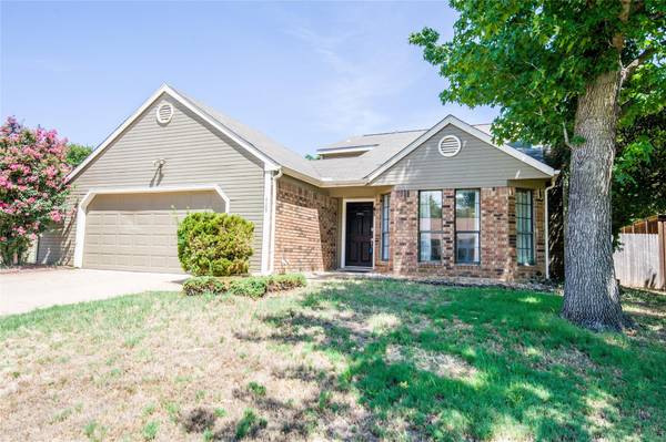 409 Rosemary Lane, Euless, TX 76039