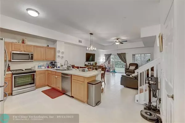 Hollywood, FL 33024,7401 Palomino Dr  #116-1