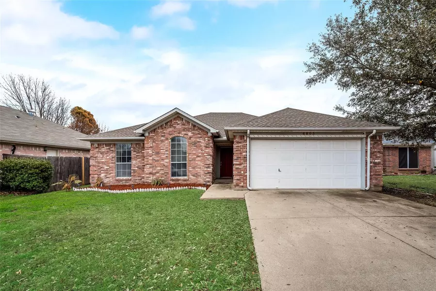 6805 Valley Branch Drive, Arlington, TX 76001