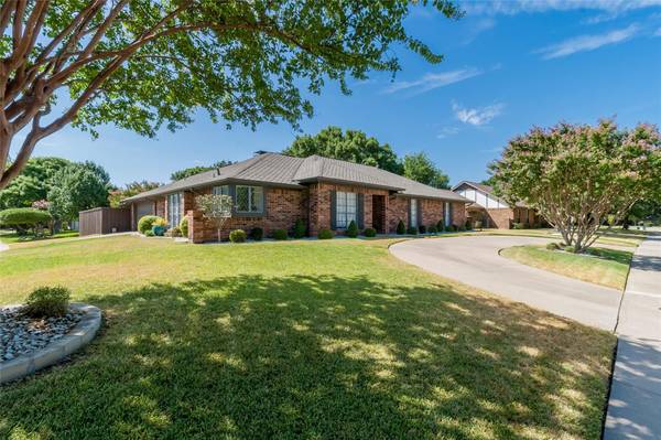 423 Greenridge Drive, Coppell, TX 75019