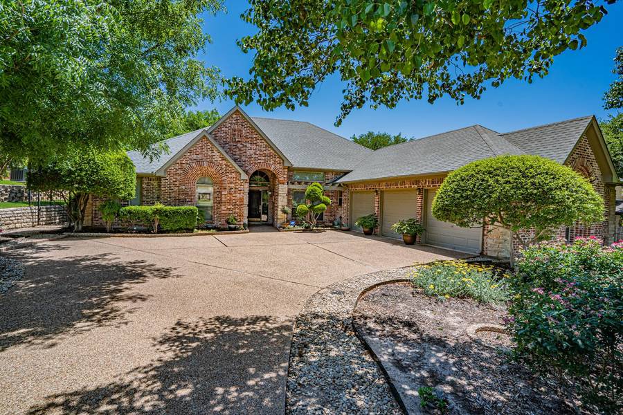 5215 Fairway Circle, Granbury, TX 76049