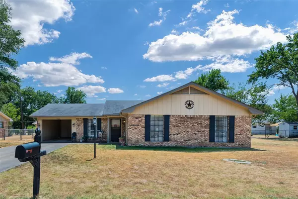 103 E Cambridge Court,  Mabank,  TX 75147