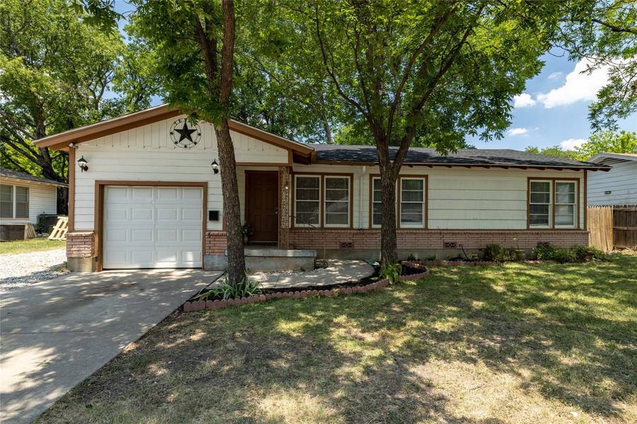 5233 Stephanie Drive, Haltom City, TX 76117