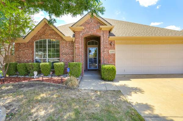 10305 Jaybird Drive, Fort Worth, TX 76244