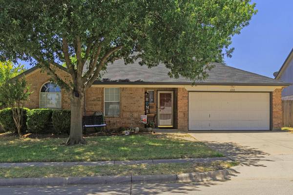 4108 Bent Oaks Drive, Arlington, TX 76001