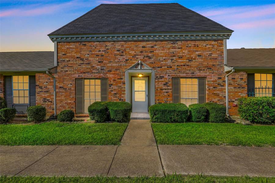 52 W Mountain Creek Drive #24, Grand Prairie, TX 75052