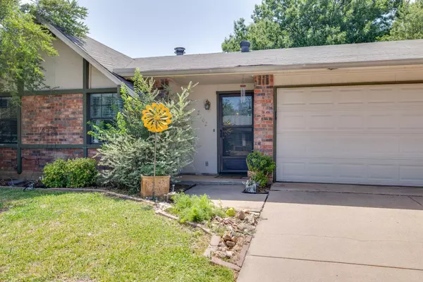 Arlington, TX 76016,2702 Southcrest Drive